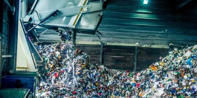 Plastik Hurda 1 gemlik-geri-donusum-dogan-geri-donusum plastik hurda gemlik geri donusum gemlik-geri-donusum-dogan-geri-donusum